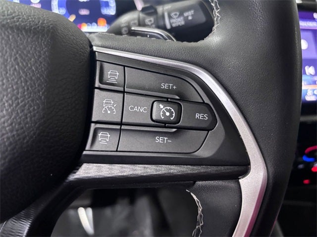 2023 Jeep Grand Cherokee L Laredo 4x4
