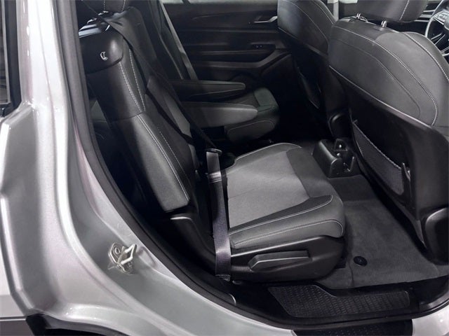 2023 Jeep Grand Cherokee L Laredo 4x4
