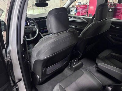 2023 Jeep Grand Cherokee L Laredo 4x4