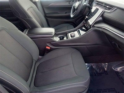 2023 Jeep Grand Cherokee L Laredo 4x4