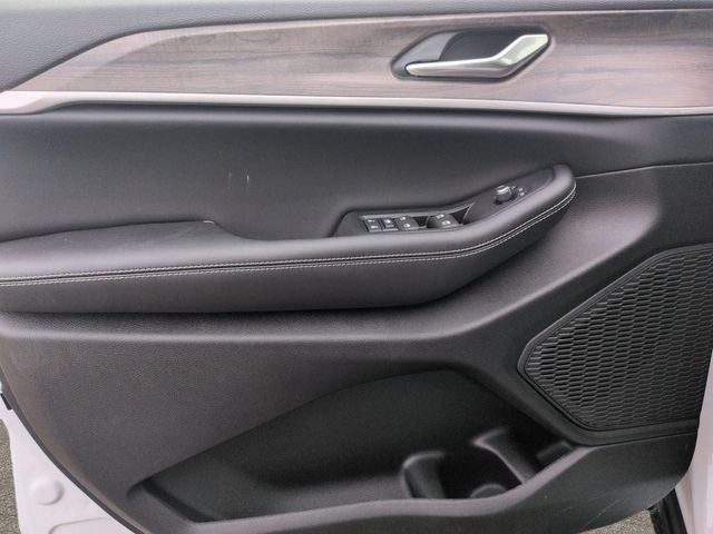 2026 Jeep Grand Cherokee L GRAND CHEROKEE L LAREDO ALTITUDE 4X4