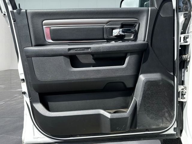 2024 RAM 1500 Classic Warlock Crew Cab 4x4 5'7' Box