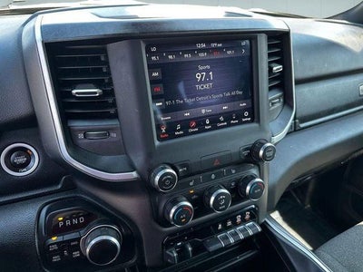 2020 RAM 1500 Big Horn Crew Cab 4x4 5'7' Box