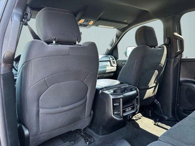 2020 RAM 1500 Big Horn Crew Cab 4x4 5'7' Box