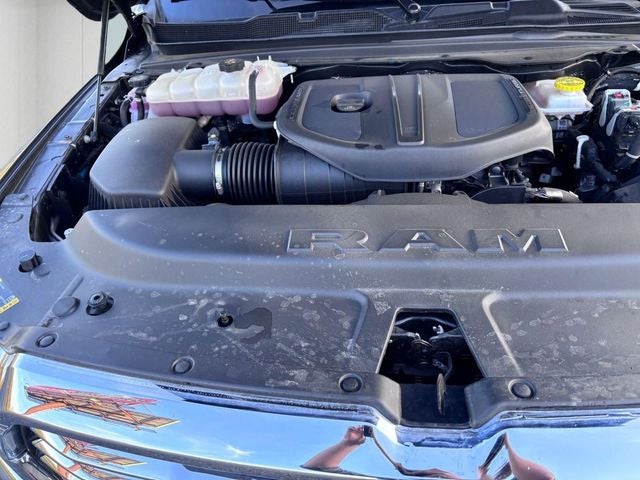 2026 RAM 1500 Laramie Crew Cab 4x4 5'7' Box