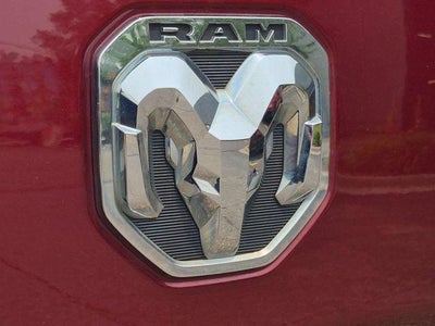 2020 RAM 1500 Laramie Crew Cab 4x4 5'7' Box