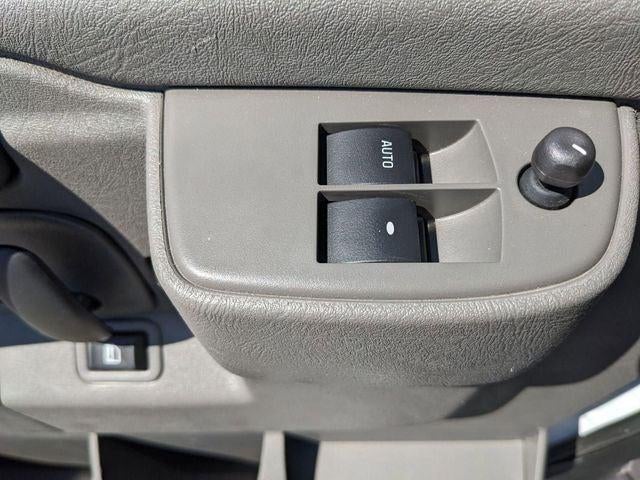 2025 Chevrolet Express Passenger RWD 3500 Extended Wheelbase LT