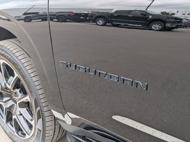 2023 Chevrolet Suburban 4WD RST