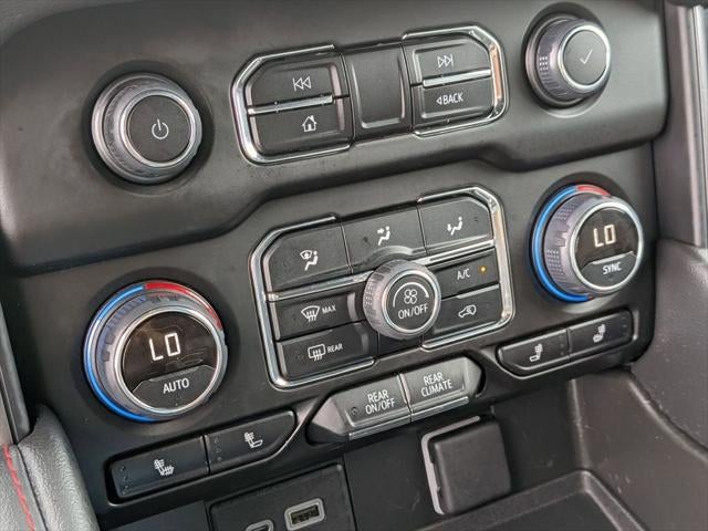 2023 Chevrolet Suburban 4WD RST