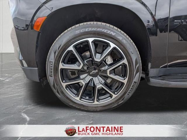 2023 Chevrolet Suburban 4WD RST