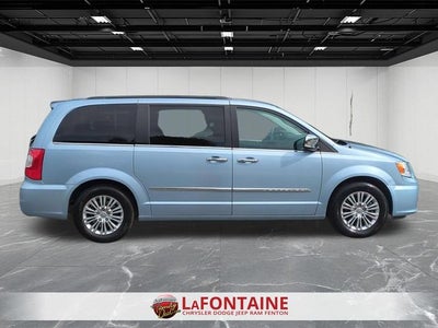 2016 Chrysler Town & Country Touring-L Anniversary Edition