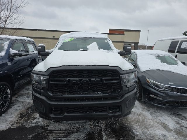2024 RAM 3500 Tradesman Crew Cab 4x4 8' Box