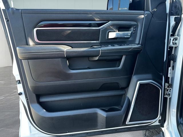 2019 RAM 2500 Laramie Crew Cab 4x4 6'4' Box
