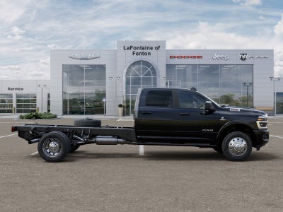 2026 RAM 5500 Chassis RAM 5500 BIG HORN CHASSIS CREW CAB 4X4 84' CA