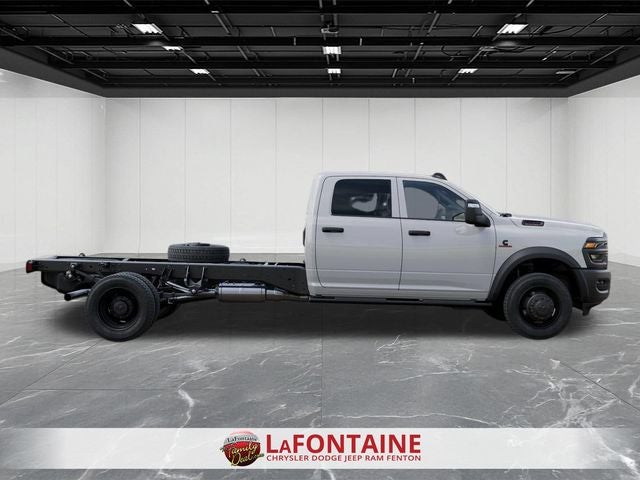2026 RAM Ram 5500 Chassis Cab RAM 5500 TRADESMAN CHASSIS CREW CAB 4X4 84' CA