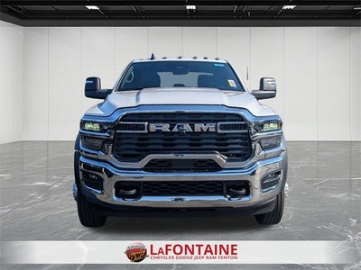 2026 RAM Ram 5500 Chassis Cab RAM 5500 TRADESMAN CHASSIS CREW CAB 4X4 84' CA