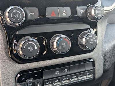 2026 RAM Ram 5500 Chassis Cab RAM 5500 TRADESMAN CHASSIS CREW CAB 4X4 84' CA