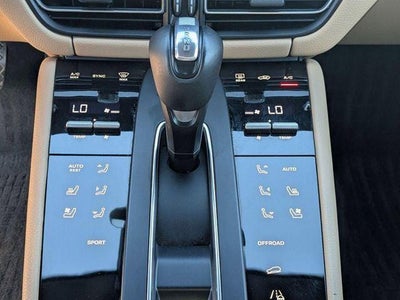 2024 Porsche Macan Base