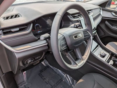 2023 Jeep Grand Cherokee Laredo 4x4