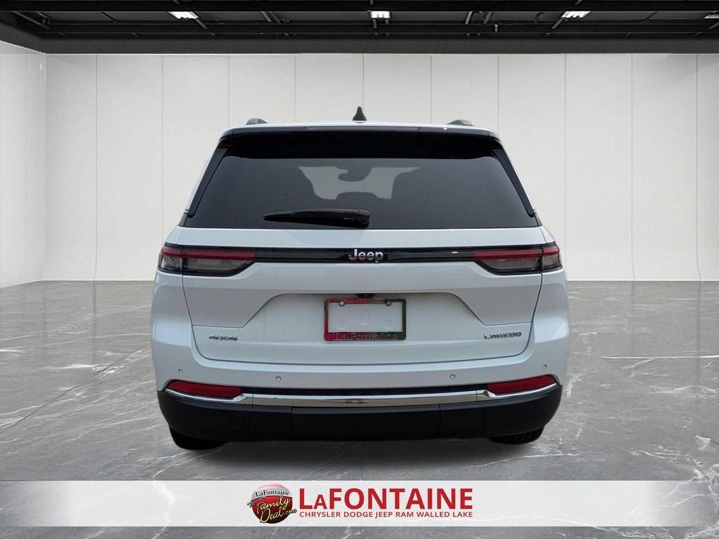 2023 Jeep Grand Cherokee Laredo 4x4