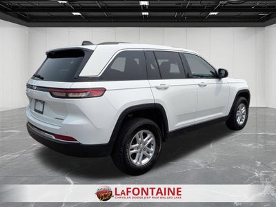 2023 Jeep Grand Cherokee Laredo 4x4