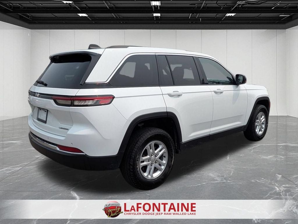 2023 Jeep Grand Cherokee Laredo 4x4