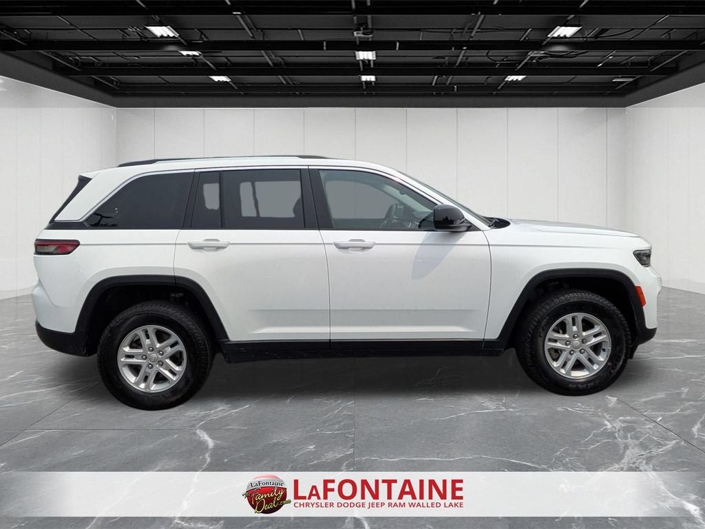 2023 Jeep Grand Cherokee Laredo 4x4