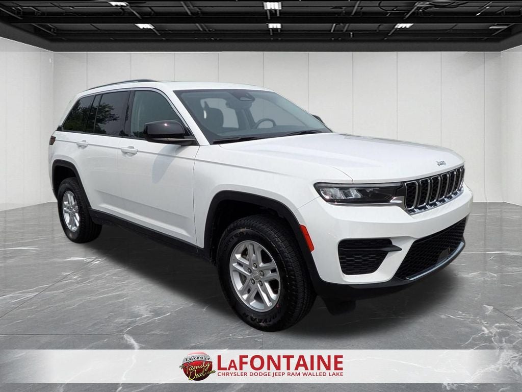 2023 Jeep Grand Cherokee Laredo 4x4