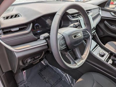 2023 Jeep Grand Cherokee Laredo 4x4