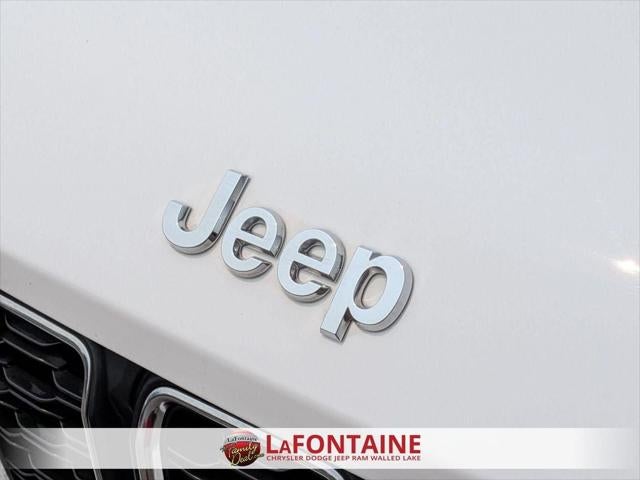 2023 Jeep Grand Cherokee Laredo 4x4