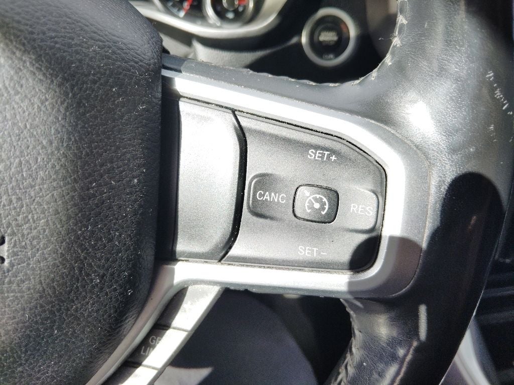 2020 RAM 1500 Big Horn Crew Cab 4x4 5'7' Box