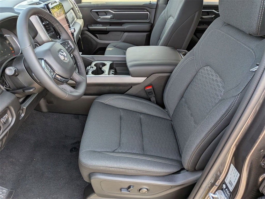 2025 RAM Ram 1500 RAM 1500 BIG HORN CREW CAB 4X4 5'7' BOX