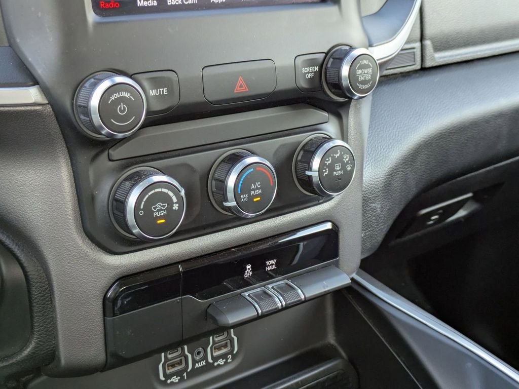 2020 RAM 1500 Big Horn Quad Cab 4x4 6'4' Box