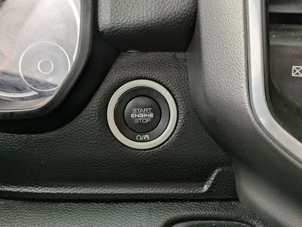 2019 RAM 1500 Big Horn/Lone Star Crew Cab 4x4 5'7' Box