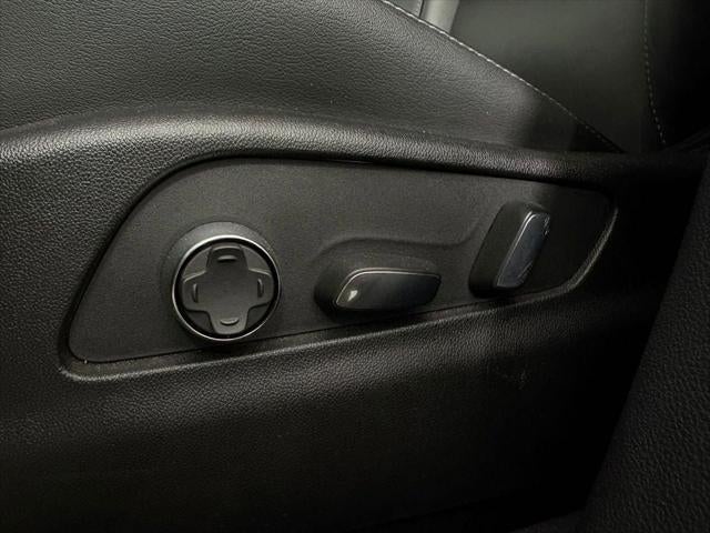 2025 Cadillac XT4 AWD Premium Luxury