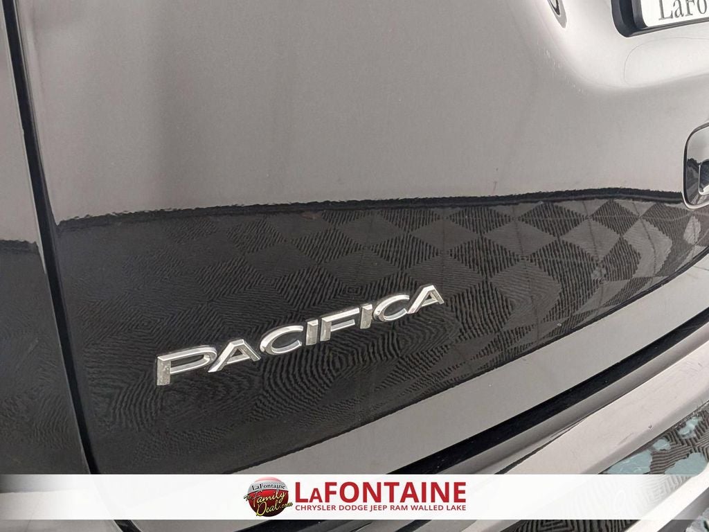 2022 Chrysler Pacifica Hybrid Touring L