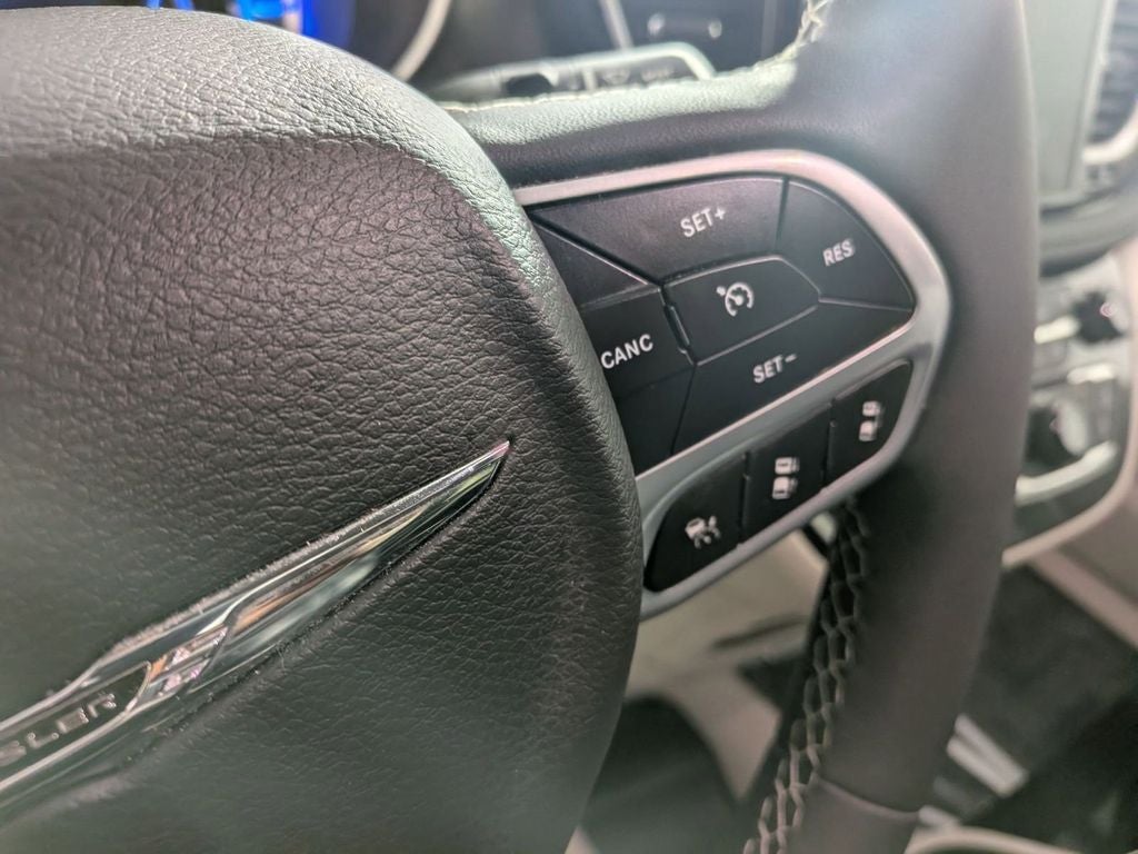 2022 Chrysler Pacifica Hybrid Touring L