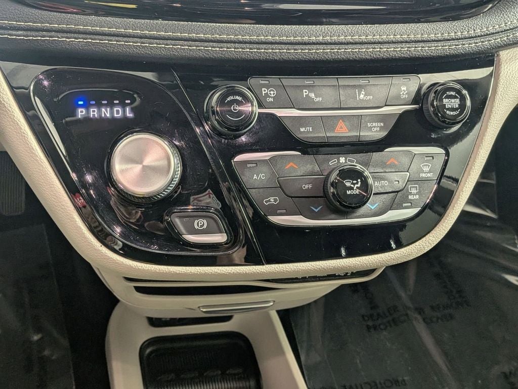 2022 Chrysler Pacifica Hybrid Touring L
