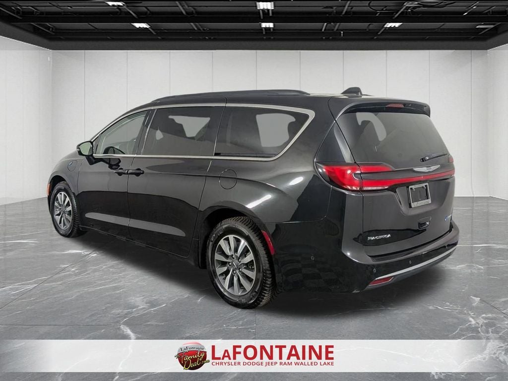 2022 Chrysler Pacifica Hybrid Touring L