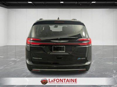 2022 Chrysler Pacifica Hybrid Touring L