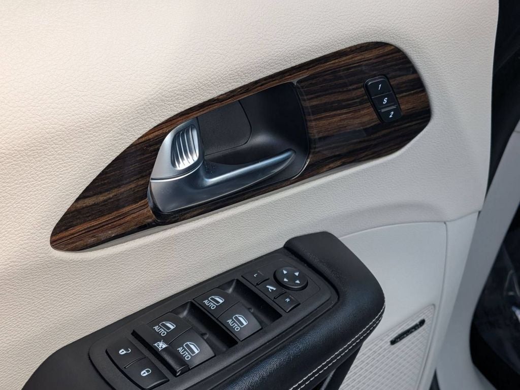 2022 Chrysler Pacifica Hybrid Touring L
