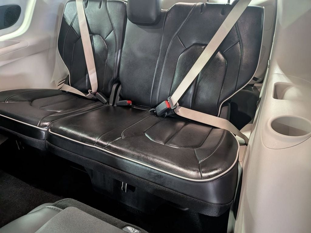 2022 Chrysler Pacifica Hybrid Touring L