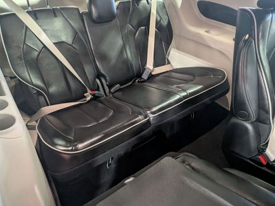 2022 Chrysler Pacifica Hybrid Touring L