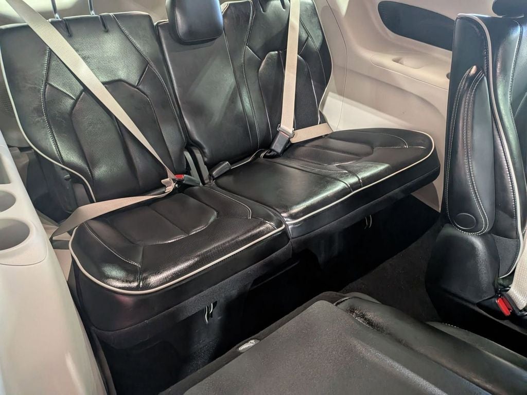 2022 Chrysler Pacifica Hybrid Touring L