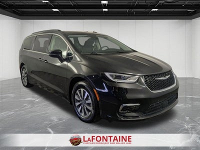 2022 Chrysler Pacifica Hybrid Touring L