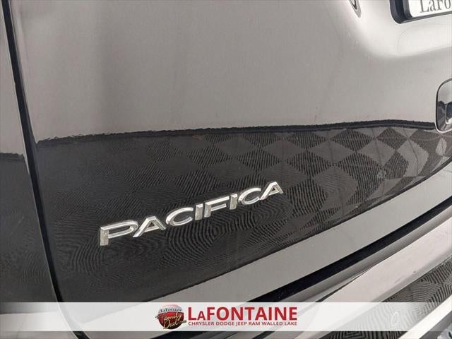 2022 Chrysler Pacifica Hybrid Touring L