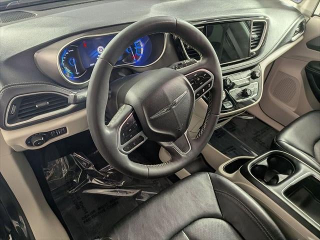 2022 Chrysler Pacifica Hybrid Touring L