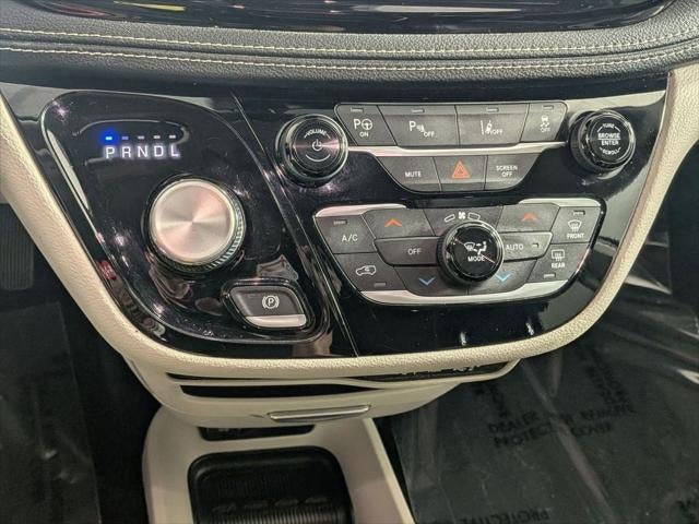2022 Chrysler Pacifica Hybrid Touring L