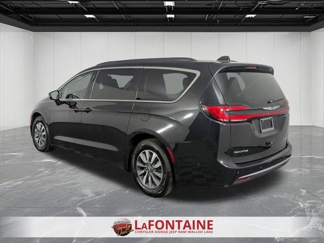 2022 Chrysler Pacifica Hybrid Touring L