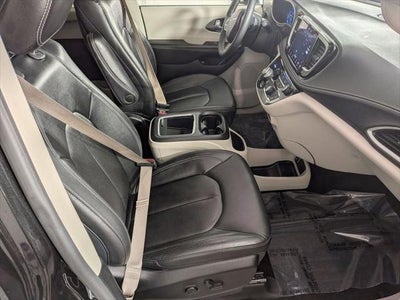 2022 Chrysler Pacifica Hybrid Touring L